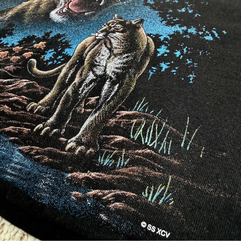 Vintage Black Hills South Dakota Cougar Mountain Lion Cropped Graphic Tee - Picture 10 of 17